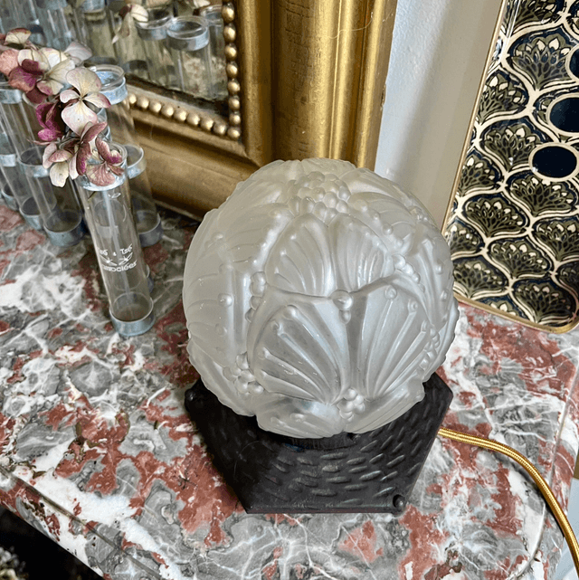 Lampe à poser / lampe de table globe Art Déco 