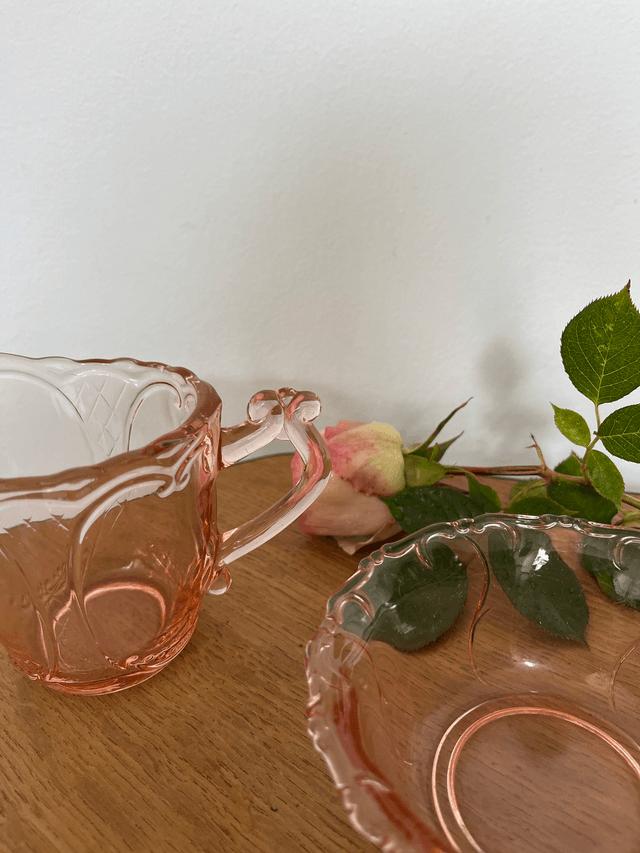 Ensemble petit pot et son bol en verre rose