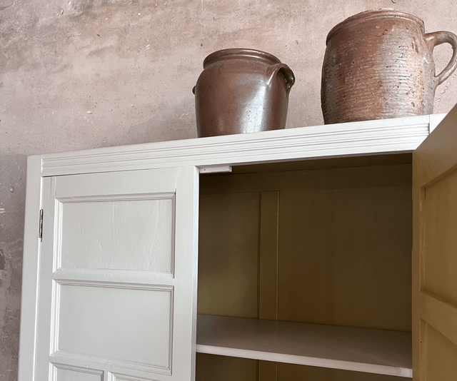Armoire parisienne