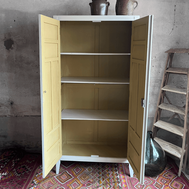 Armoire parisienne